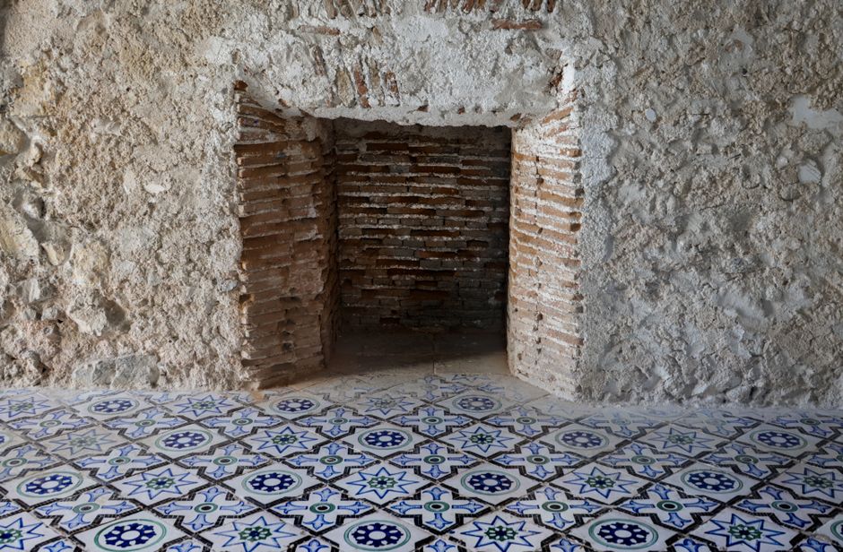 Boje mediteranskog interijera: plava, bijela i pješčana paleta